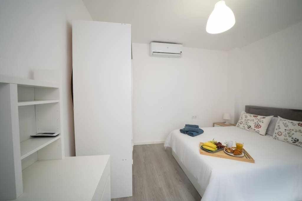 1 Room Atico Pedregalejo Малага Экстерьер фото