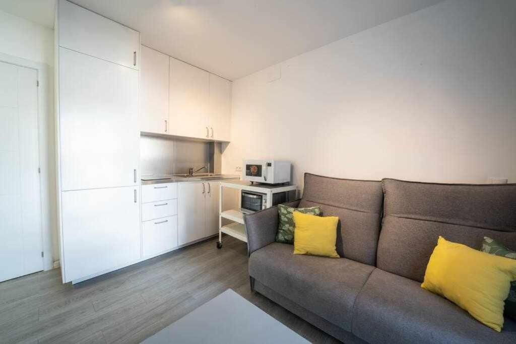1 Room Atico Pedregalejo Малага Экстерьер фото